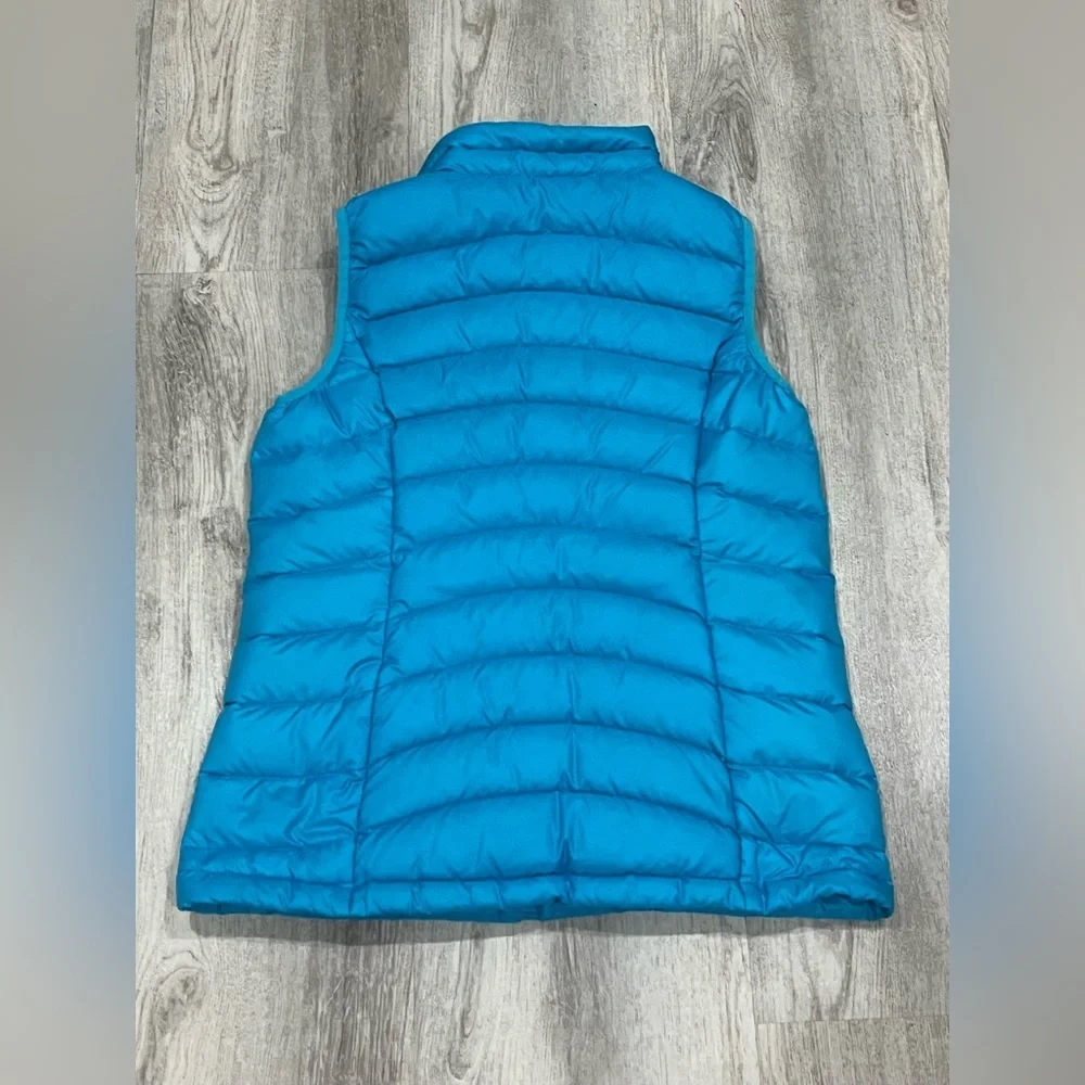Patagonia girls 12 L down puffer vest bright aqua blue and pink details